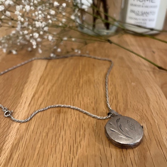 Beautiful vintage Italian sterling silver memory locket - Picture 7 of 7